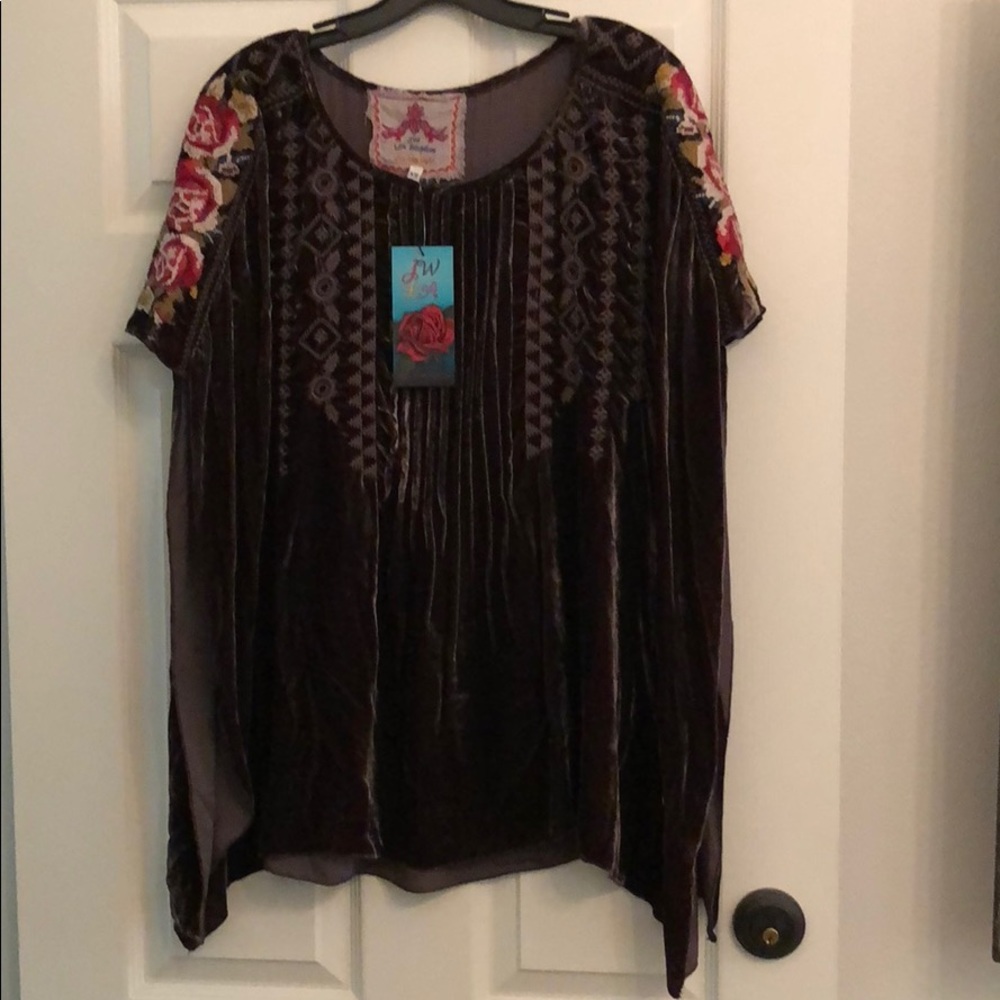 JWLA velvet top